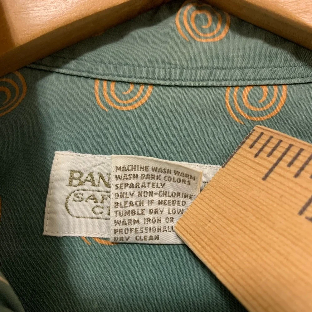 VTG 80s Banana Republic Safari Button Shirt Mens XS Spiral Print Cotton Green